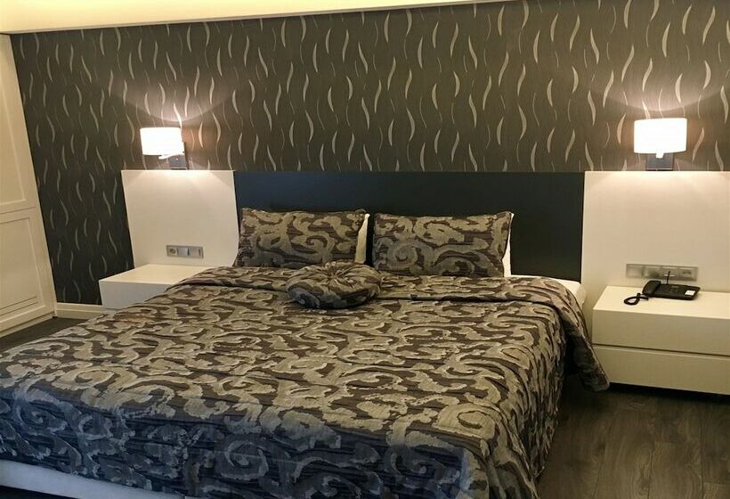استودیوی لوکس, Riva Hotel Alsancak