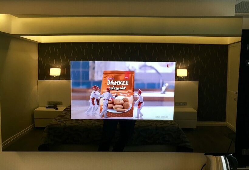 استودیوی لوکس, Riva Hotel Alsancak