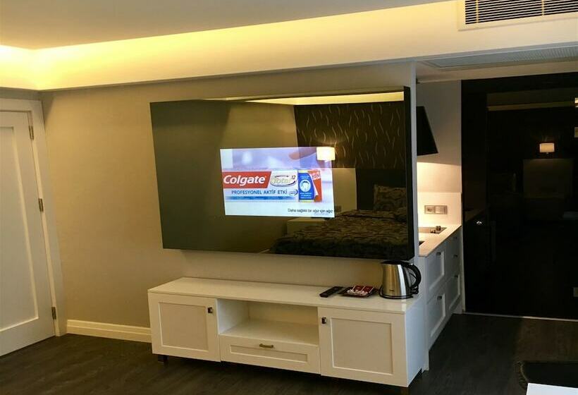 استودیوی لوکس, Riva Hotel Alsancak