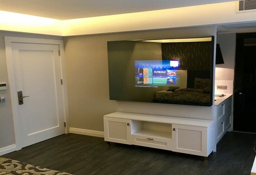 استودیوی لوکس, Riva Hotel Alsancak