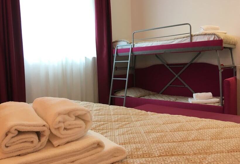 اتاق استاندارد سه نفره, Alma Living
