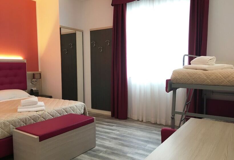 اتاق استاندارد چهار تخته, Alma Living