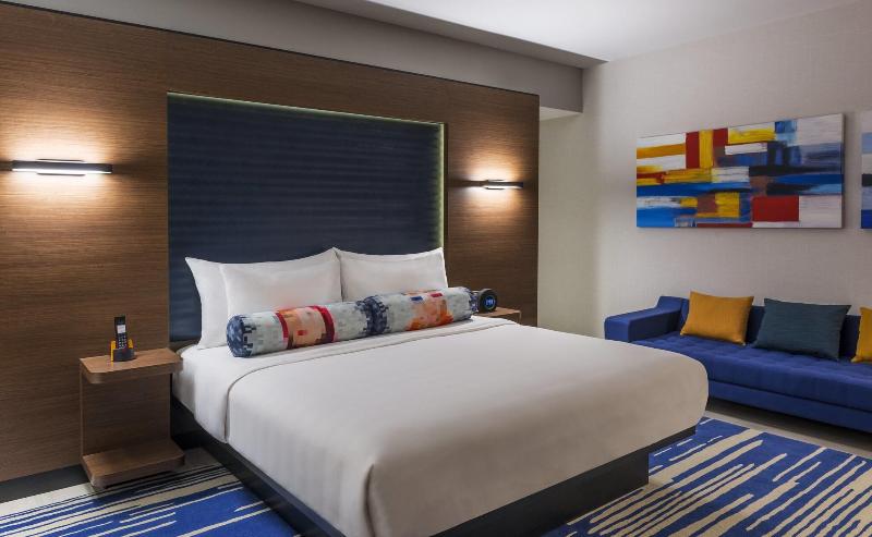 سوئیت جونیور با تخت بزرگ, Aloft Al Ain