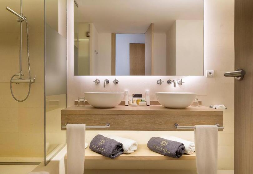استودیوی استاندارد, Gatzara Suites Santa Gertrudis