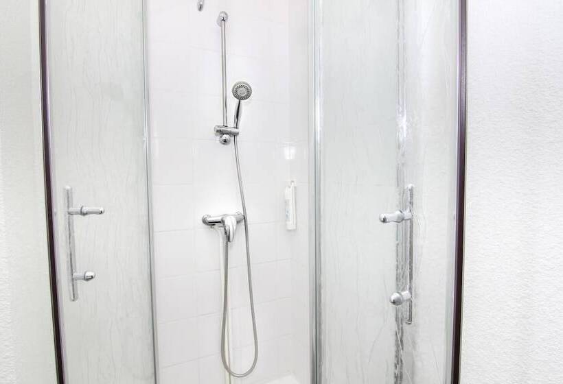 اتاق استاندارد سه نفره, Ibis Budget Besançon Ecole Valentin