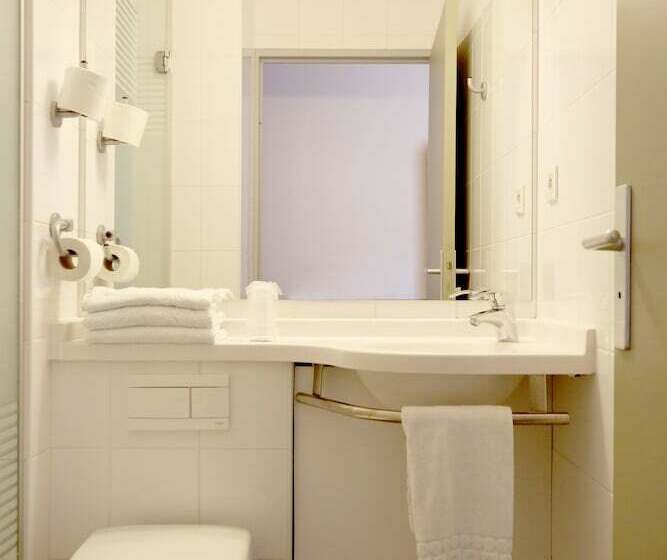 اتاق استاندارد سه نفره, Ibis Budget Toulon Centre