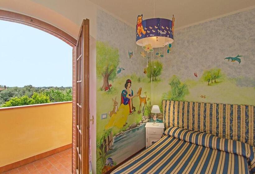 اتاق استاندارد سه نفره, La Casa Gialla