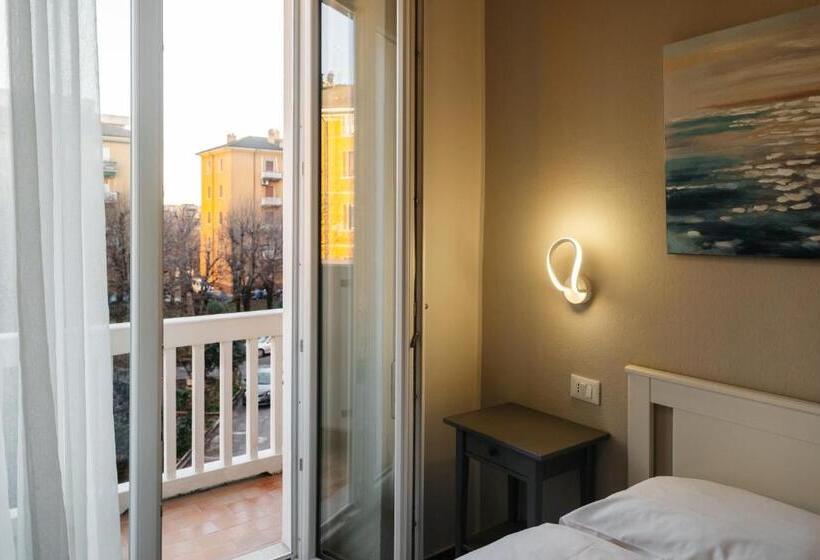 اتاق لوکس با بالکن, Porta Nuova Suites