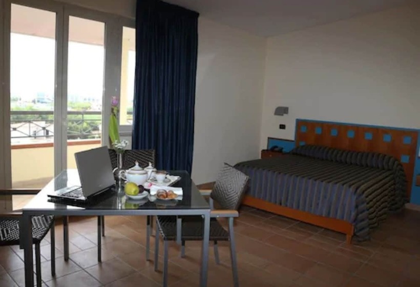 اتاق خانوادگی, Resort Il Panfilo