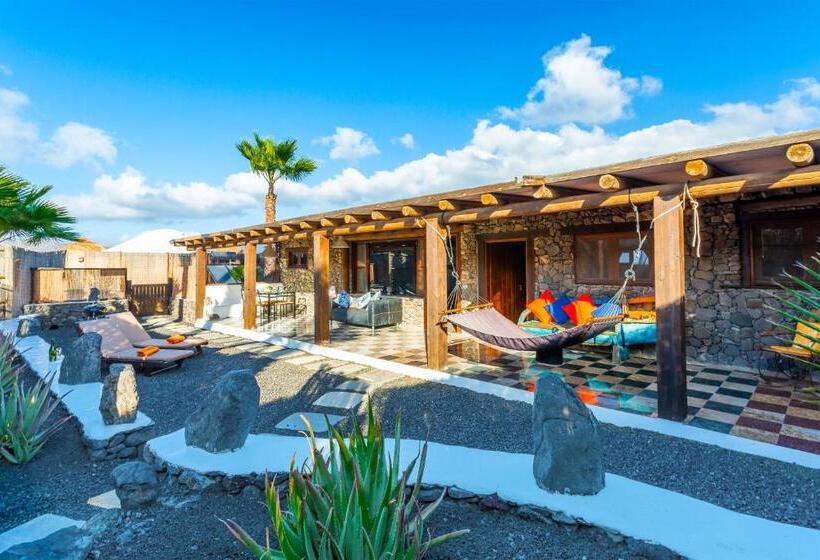 آپارتمان 2 خوابه, Eco Village Finca De Arrieta   Yurts And Stone Cottages   Shared Pool   Walking Distance To Arrieta