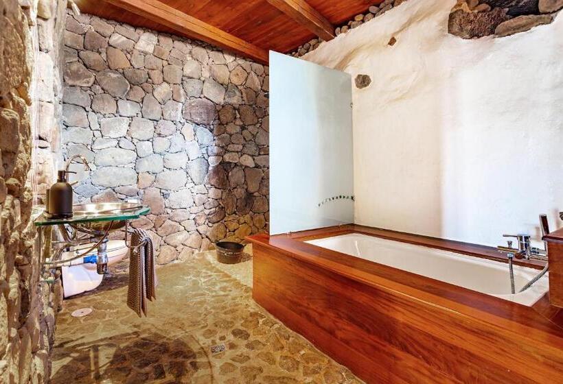 ویلای 2 خوابه, Eco Village Finca De Arrieta   Yurts And Stone Cottages   Shared Pool   Walking Distance To Arrieta