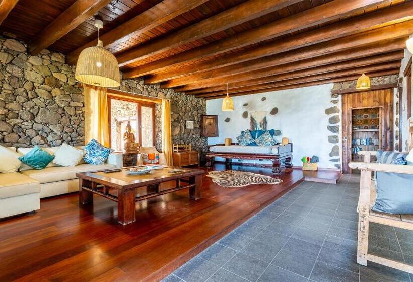 خانه 3 خوابه, Eco Village Finca De Arrieta   Yurts And Stone Cottages   Shared Pool   Walking Distance To Arrieta