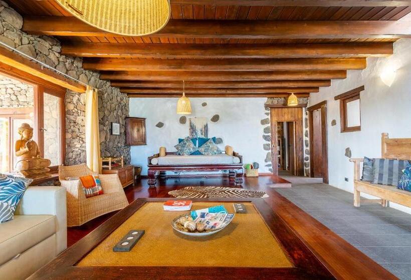 خانه 3 خوابه, Eco Village Finca De Arrieta   Yurts And Stone Cottages   Shared Pool   Walking Distance To Arrieta