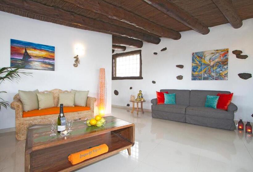 کابین, Eco Village Finca De Arrieta   Yurts And Stone Cottages   Shared Pool   Walking Distance To Arrieta