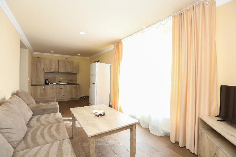 استودیوی لوکس, Riva Hotel Alsancak