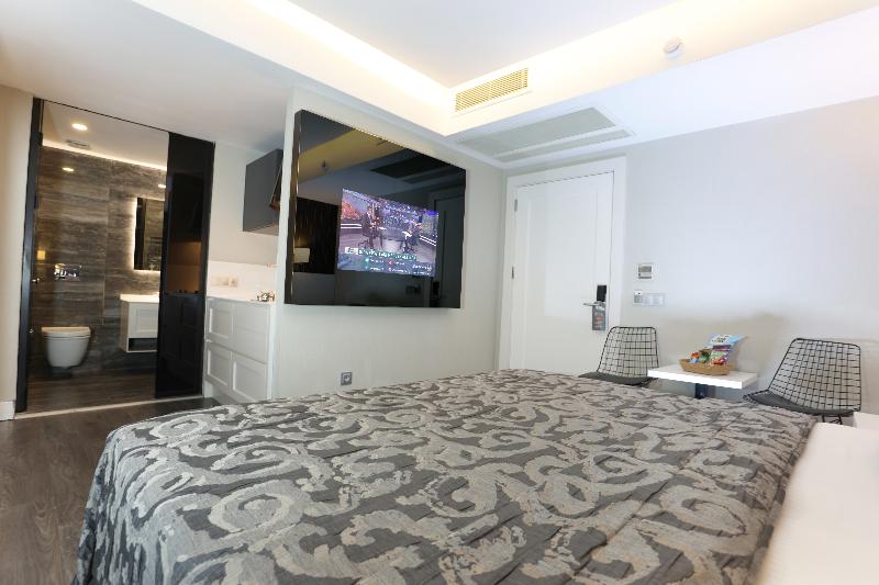 استودیوی لوکس, Riva Hotel Alsancak
