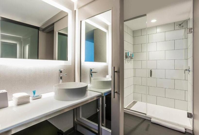 身障者適用キングサイズベッドルーム, Aloft Austin Downtown