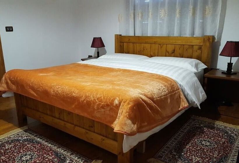 اتاق استاندارد, Bujtina E Bardhe