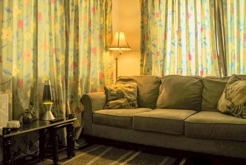 استودیوی لوکس, Eko Cozy Guest House