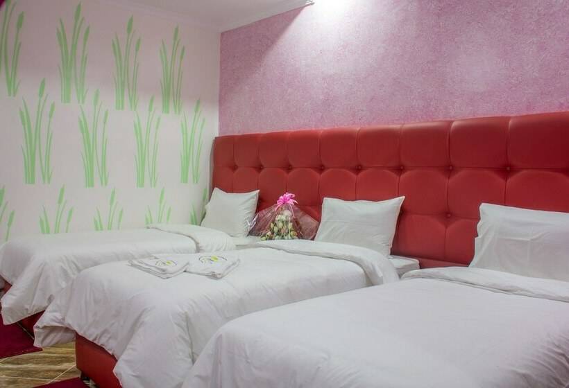 اتاق استاندارد سه نفره, Hôtel Hadaik Ain Asserdoune