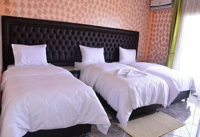 اتاق استاندارد سه نفره, Hôtel Hadaik Ain Asserdoune