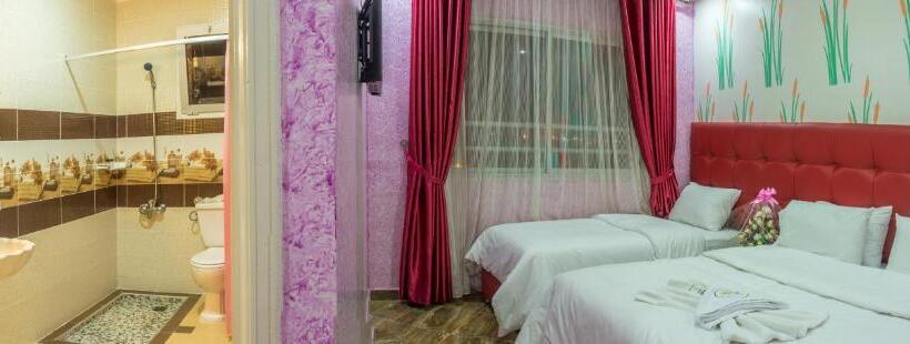 اتاق استاندارد سه نفره, Hôtel Hadaik Ain Asserdoune