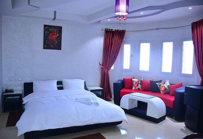 سوییت جونیور, Hôtel Hadaik Ain Asserdoune