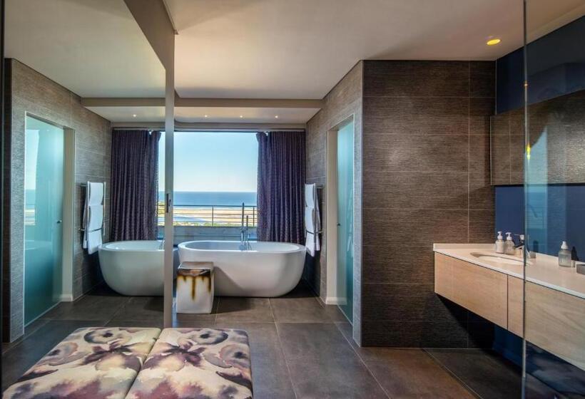اتاق سوپریور با تخت بزرگ, Sky Villa Boutique Hotel By Raw Africa Collection