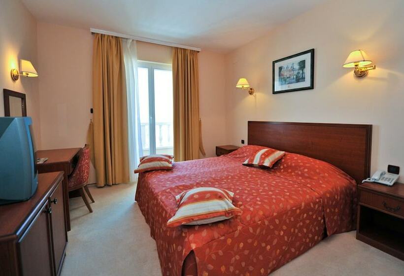 اتاق استاندارد با تخت دوبل و چشم‌انداز دریا, Villa Kastel