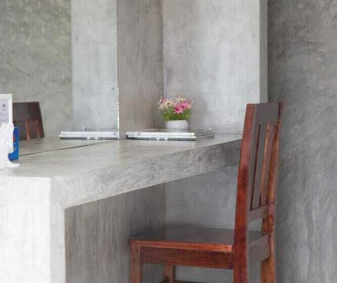 标准间, Triple Tree Resort