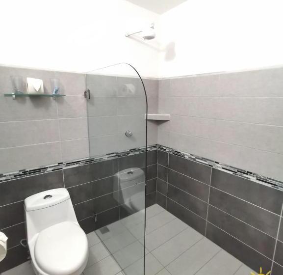 اتاق استاندارد سه نفره, Casa Marbella