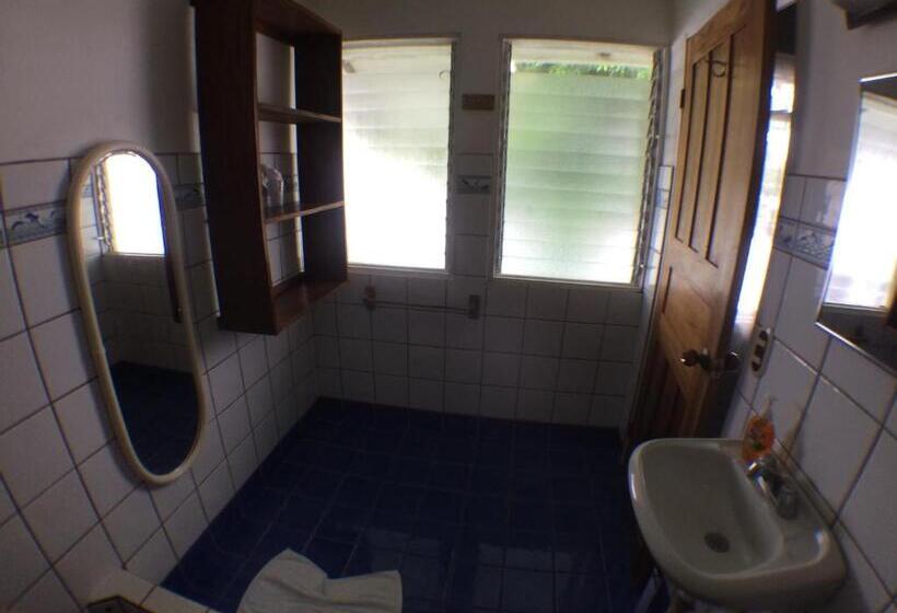 اتاق استاندارد سه نفره, Casa Marbella