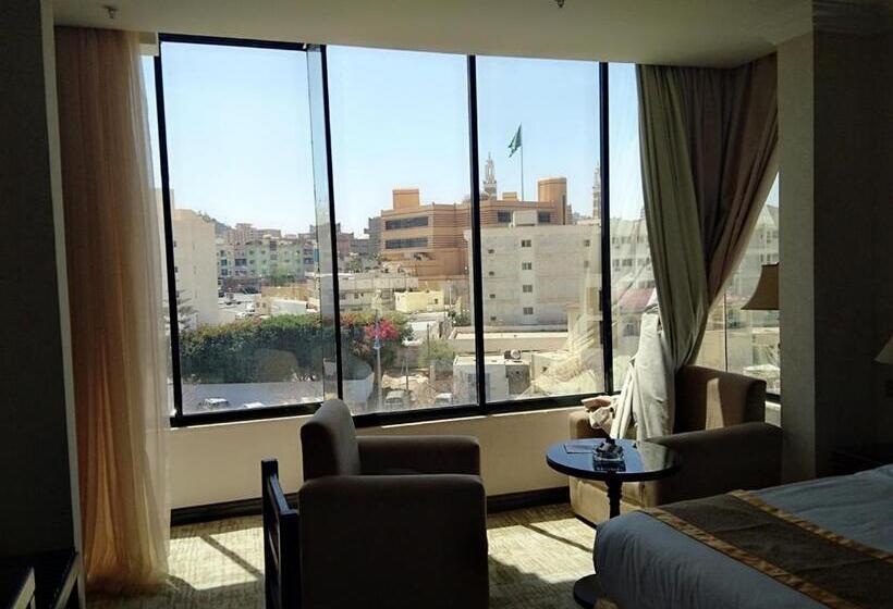 استودیوی لوکس, Azd