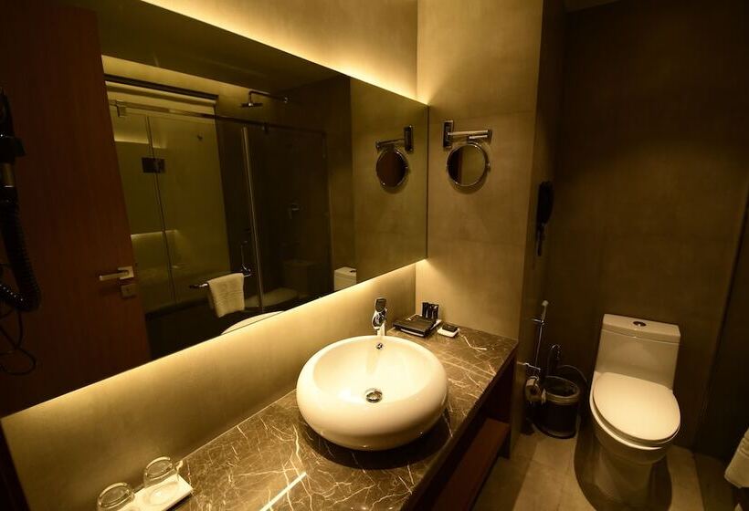 سوئیت پرزیدنت, Kiranshree Grand