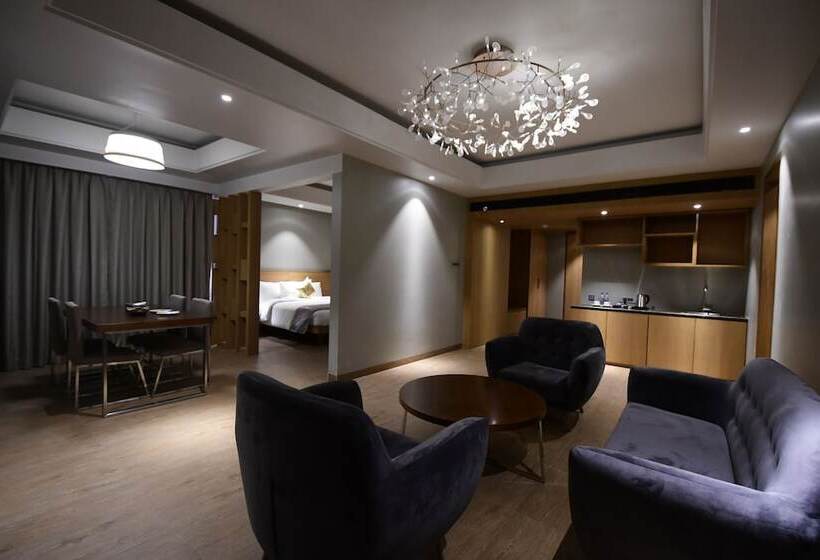 سوئیت پرزیدنت, Kiranshree Grand