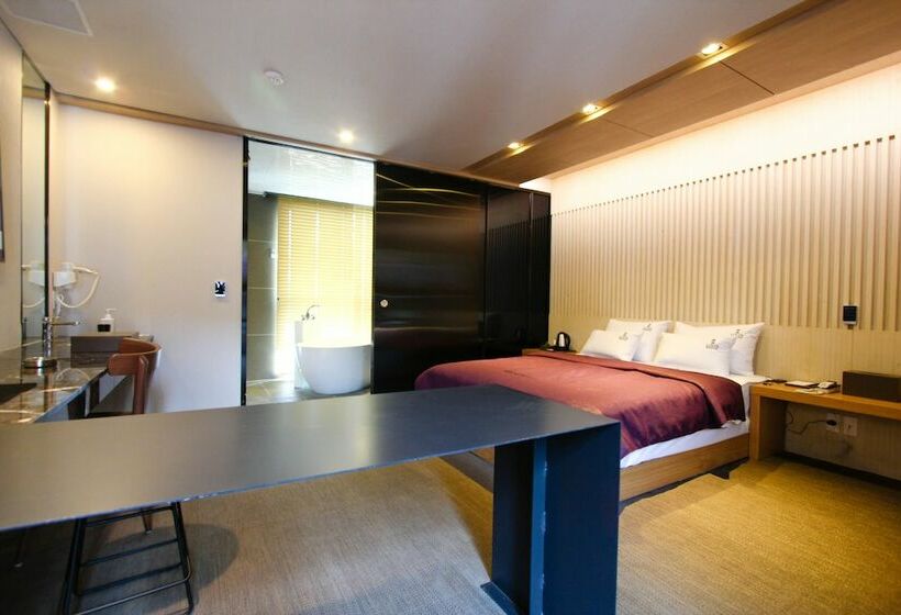 اتاق استاندارد, Louis Boutique