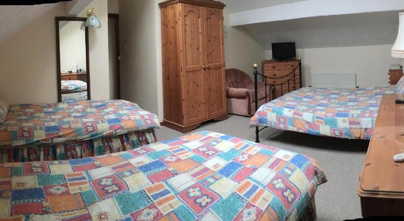 اتاق استاندارد چهارنفره با سرویس بهداشتی مشترک, Sorrel Horse Inn