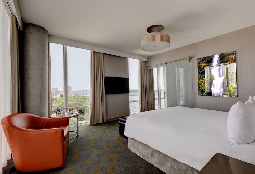 스위트, X Toronto By Library Hotel Collection
