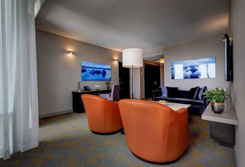 스위트, X Toronto By Library Hotel Collection