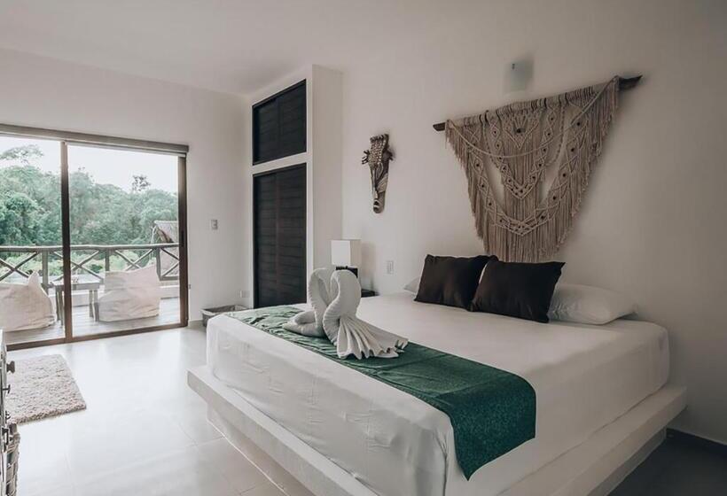 سوئیت با بالکن, Xcacel Dreams