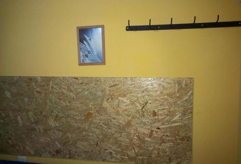 اتاق استاندارد, Monkeywasi Climbing Hostel