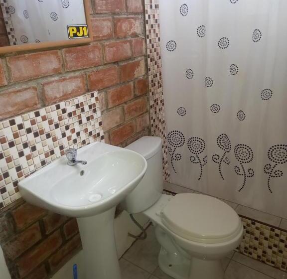 اتاق استاندارد, Monkeywasi Climbing Hostel