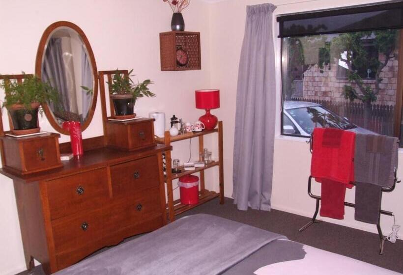اتاق لوکس, Annie's Bnb At 7c