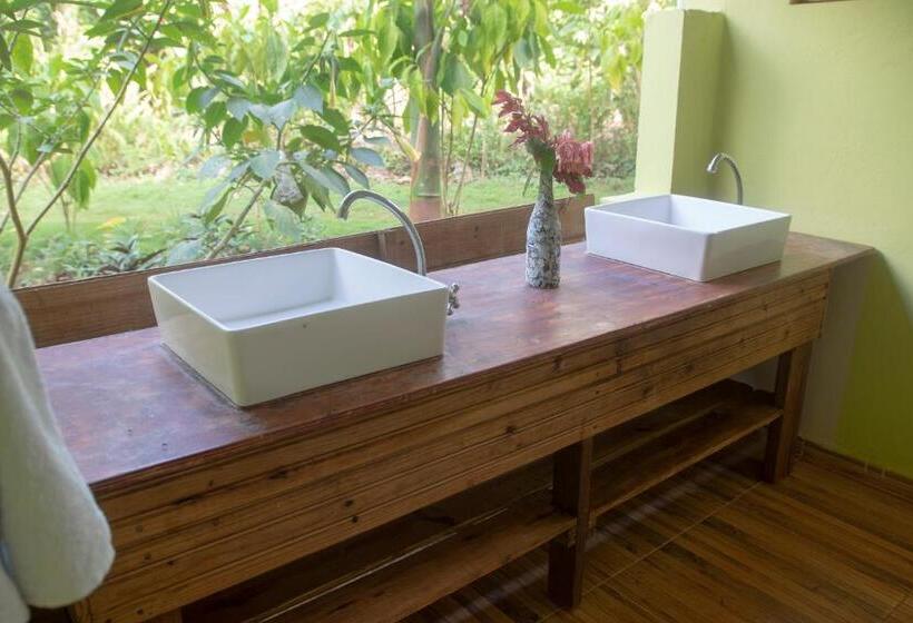 اتاق خانوادگی با چشم‌انداز باغ, Aventura Rincon Ecolodge
