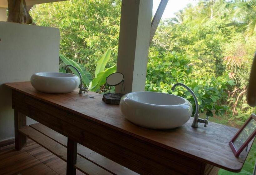 اتاق خانوادگی با چشم‌انداز باغ, Aventura Rincon Ecolodge