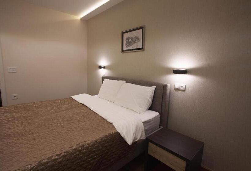 اتاق چهار تخته با دستشویی مشترک, Apartmani Brocat