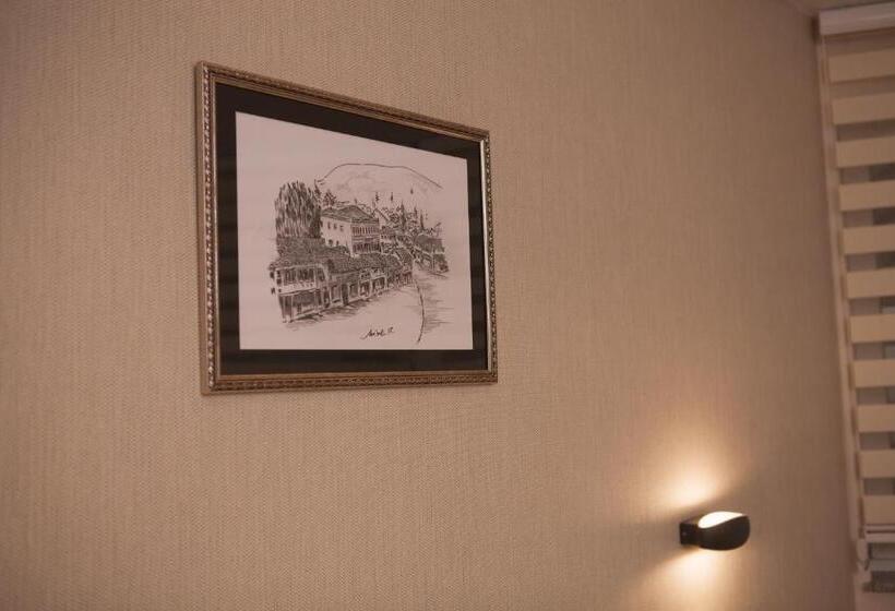 اتاق چهار تخته با دستشویی مشترک, Apartmani Brocat