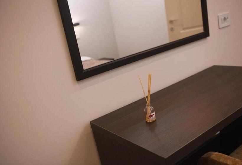 اتاق چهار تخته با دستشویی مشترک, Apartmani Brocat