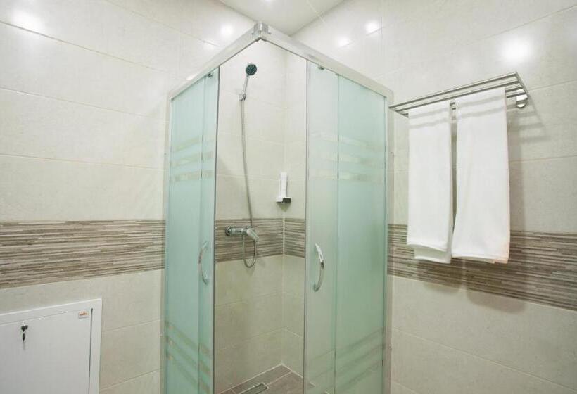 اتاق کلاسیک چهارنفره, Apartmani Brocat