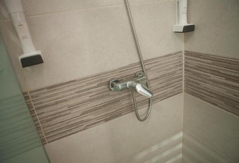 اتاق کلاسیک چهارنفره, Apartmani Brocat